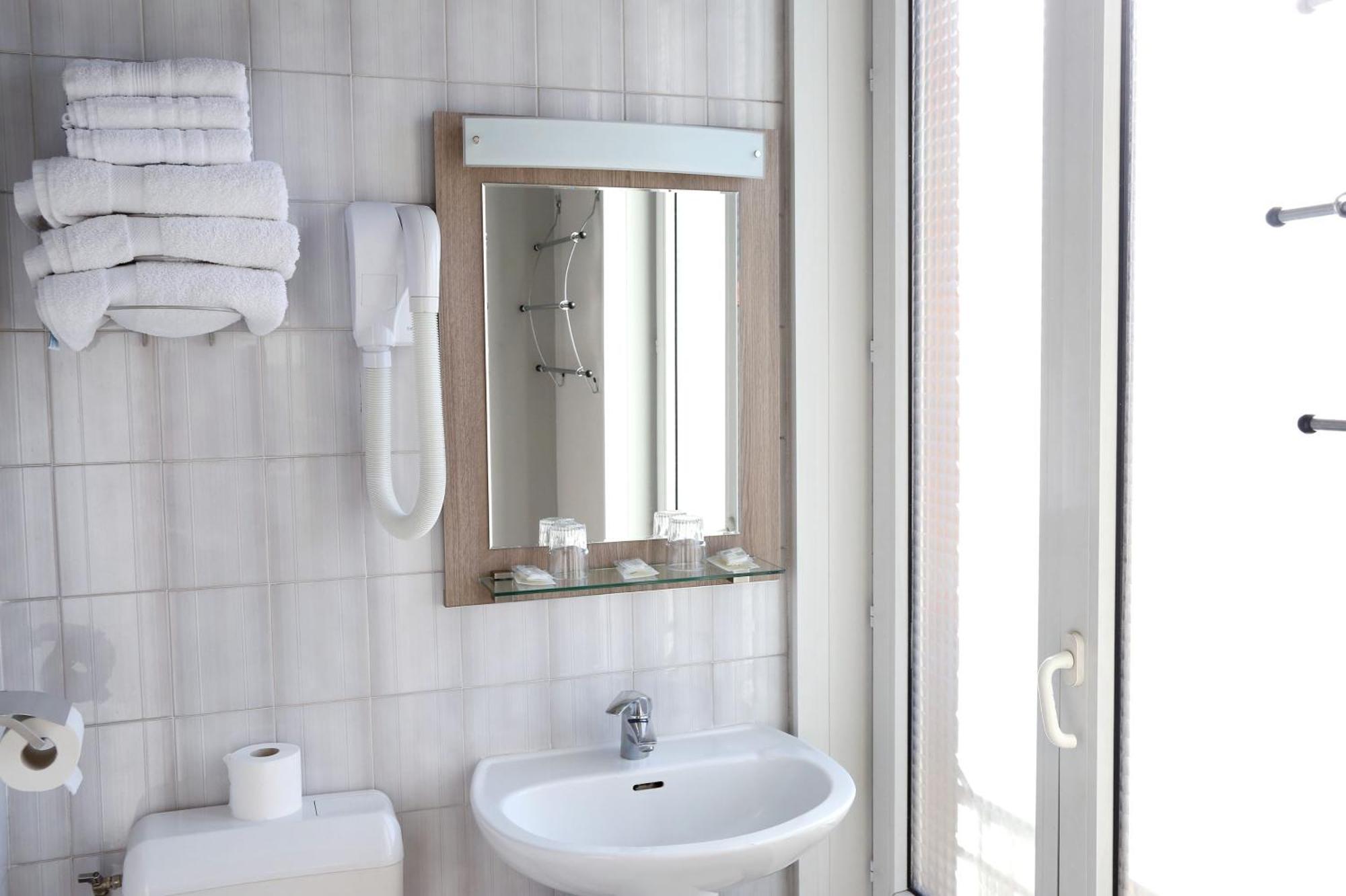 Hotel Hotel Paris Villette 3*